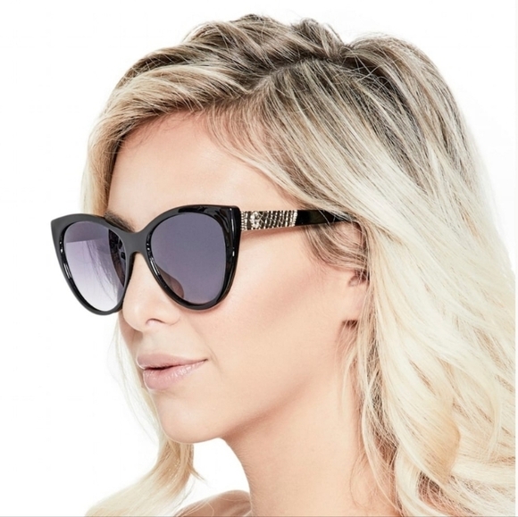 Guess 6069 Cat-Eye Black Sunglasses - Picture 2 of 15